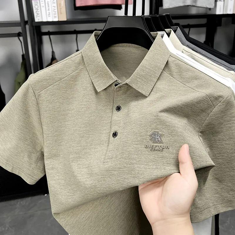 Neues Herren Business Casual Kurzarmhemd mit Abzeichen Einfarbiges Poloshirt Modisch Atmungsaktiv Bequem Vielseitiges Oberteil