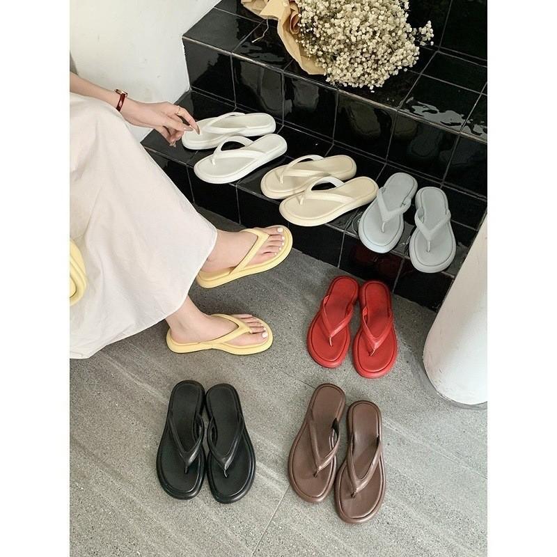 Soft-soled flip-flops women's summer outer wear 2025 flat bottom with skirt thick-soled beach foot splint cool slippers tide