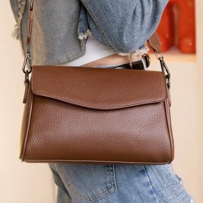 Bolsa de Couro Feminina 2025 Nova Bolsa Transversal Casual Couro de Vaca Retrô Bolsa de Axila Senso Sênior Bolsa de Ombro Moda Bolsa Ecológica