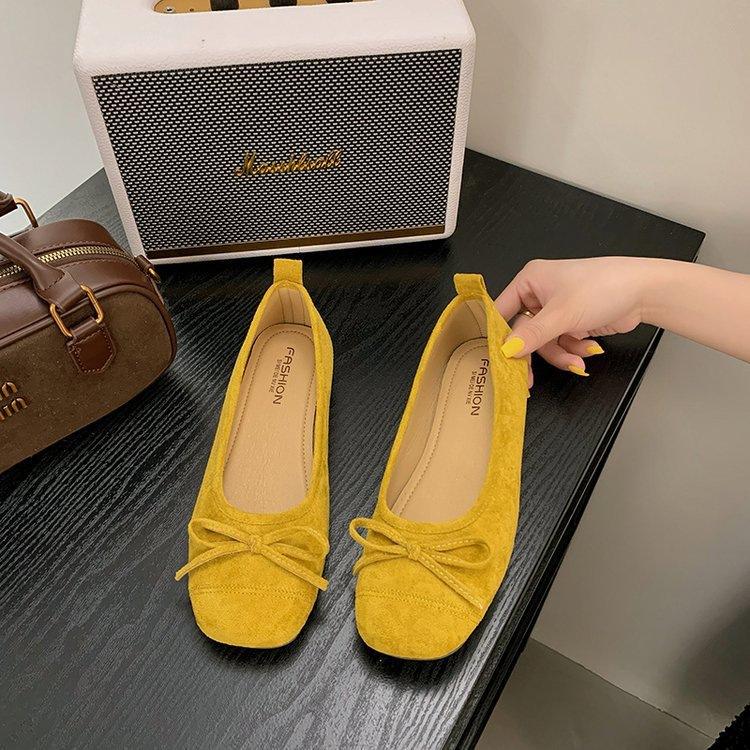 French flat bottom shallow mouth single shoes women's shoes 2025 new retro suede small red shoes fairy wind ballet beanie shoes