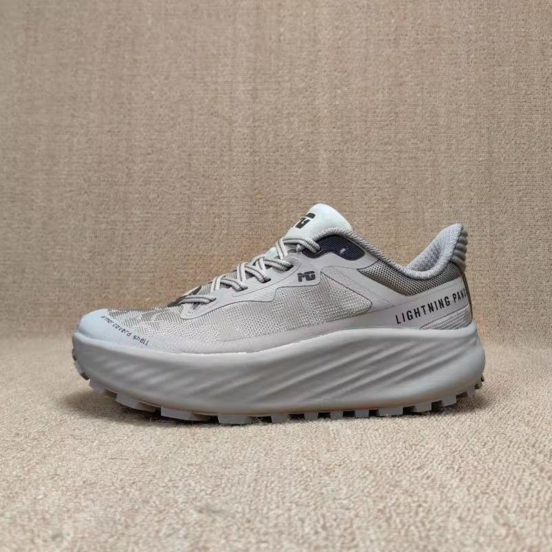 Klassische Marke Bequemer Rutschfester Laufschuh Jogging Schuh Designer Breite Füße Mann Frau Sportlicher Laufschuh Outdoor Wanderschuh