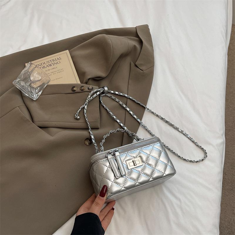 

Rhombus embroidery thread bag women s new summer versatile chain messenger bag fashionable portable box small square bag