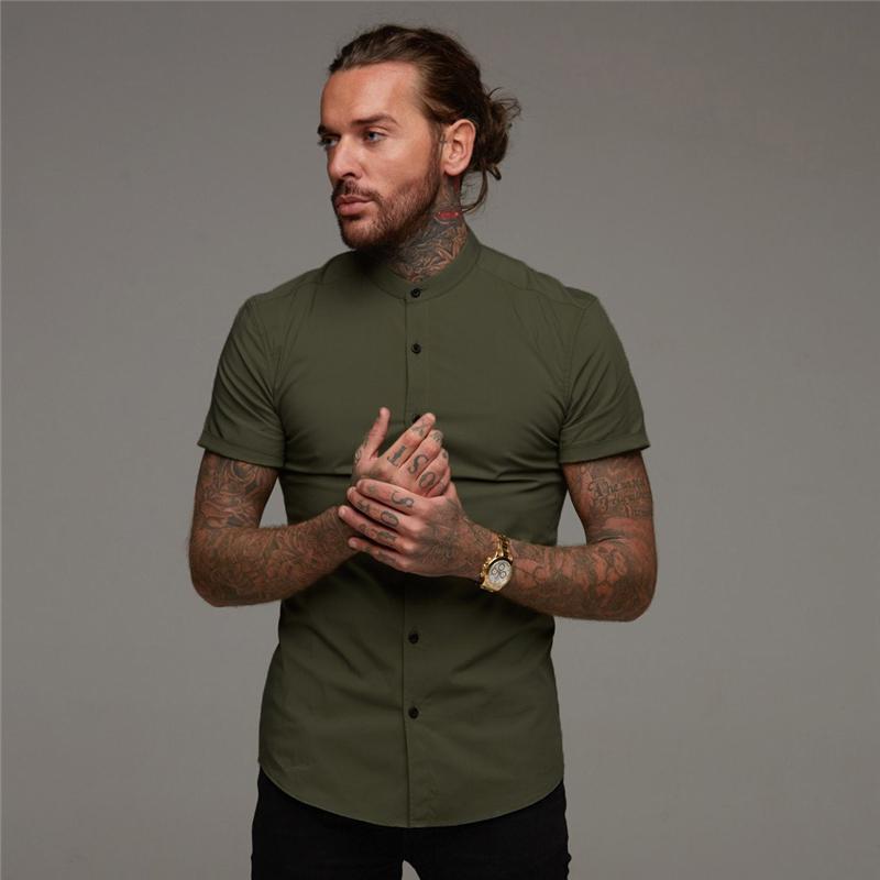 

Muscleguys модная мужская рубашка с короткими рукавами, летняя повседневная рубашка с воротником-стойкой, простой дизайн и стиль ретро XXL армия зеленый