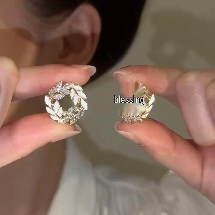 Elegant French Wheat Ear Studs: Luxurious, Gentle, Versatile Earrings