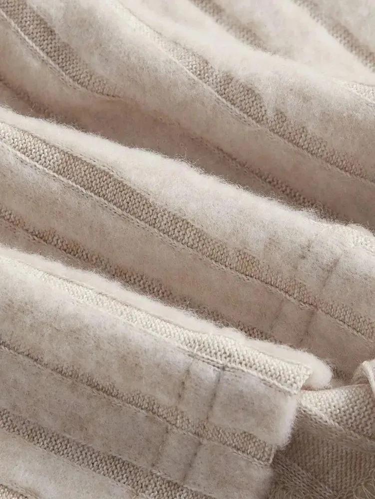 Long Sleeve Crop Top Phumee Sweetheart Neck Flared Sleeves  Rib-knit  A1933