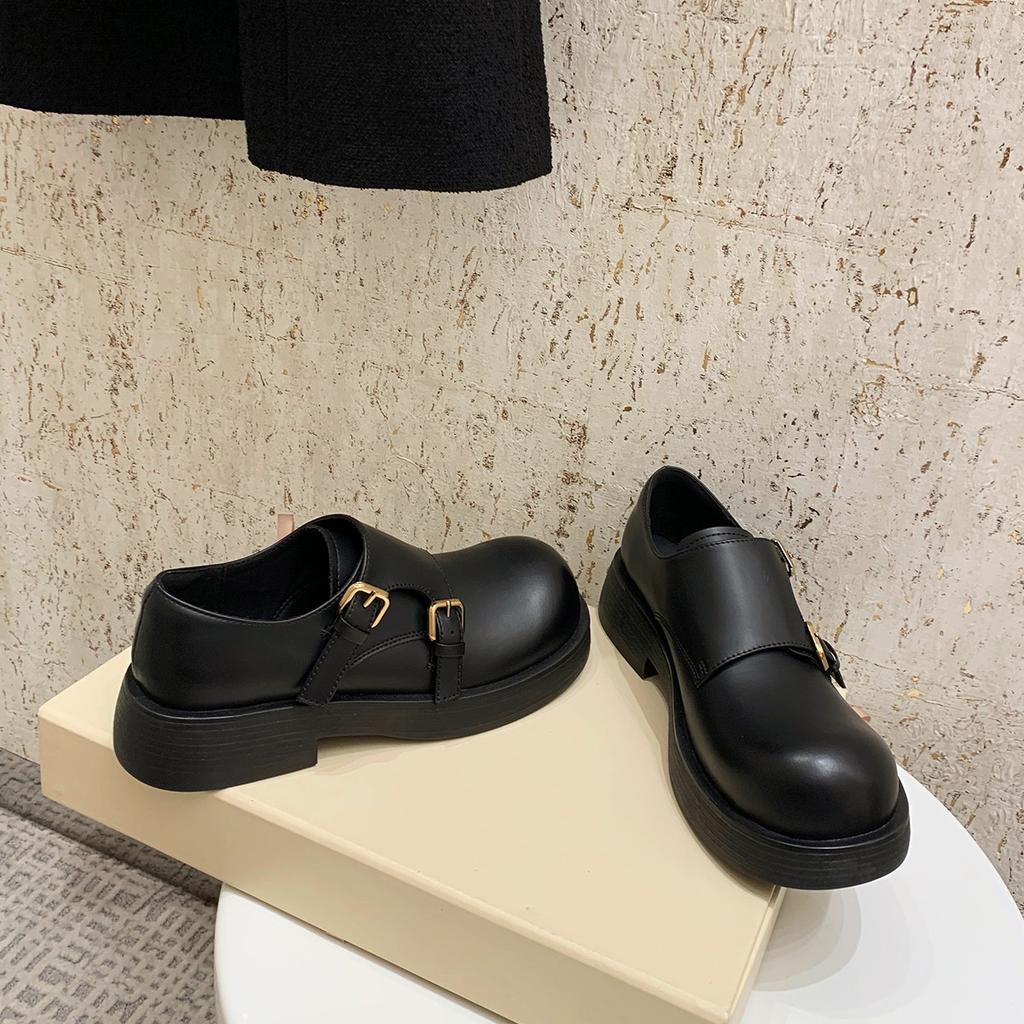 Ganze Rindsleder Traube Mutter Doppelschnalle mit runder Spitze ein Pedal Retro Britischer Stil Großkopf Lederschuhe Damen Echtleder Slipper Damen