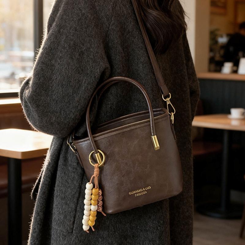 Premium Sense Niche Bag Women's 2025 New Winter Simple and Versatile Fashion Messenger Bag Casual Portable Shoulder Bag