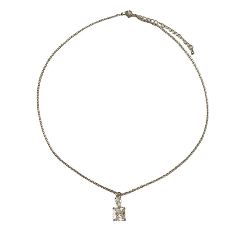 Elegante minimalistische Kreisanhänger-Halskette für Frauen 2025