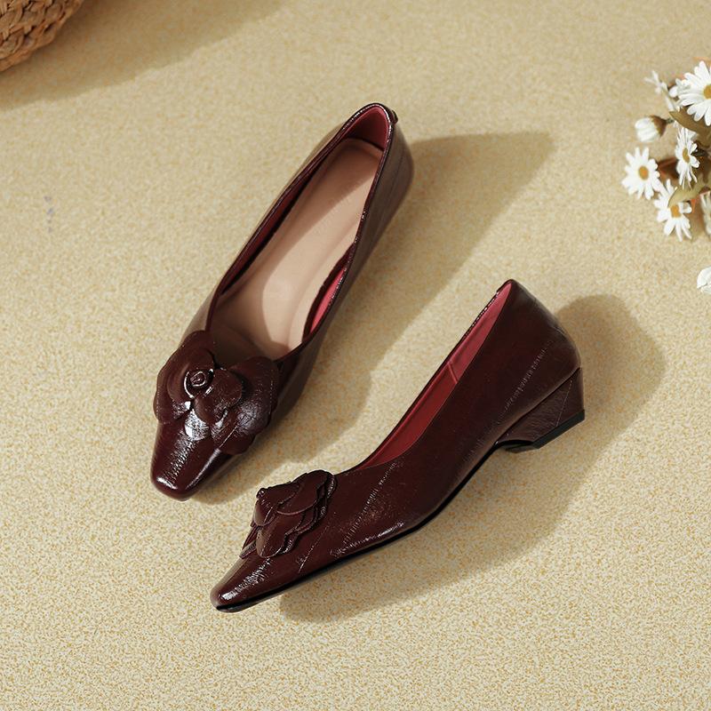 French retro camellia light mouth low heel single shoes women's 2025 new Huizhou women's shoes small square head v mouth middle heel shoes