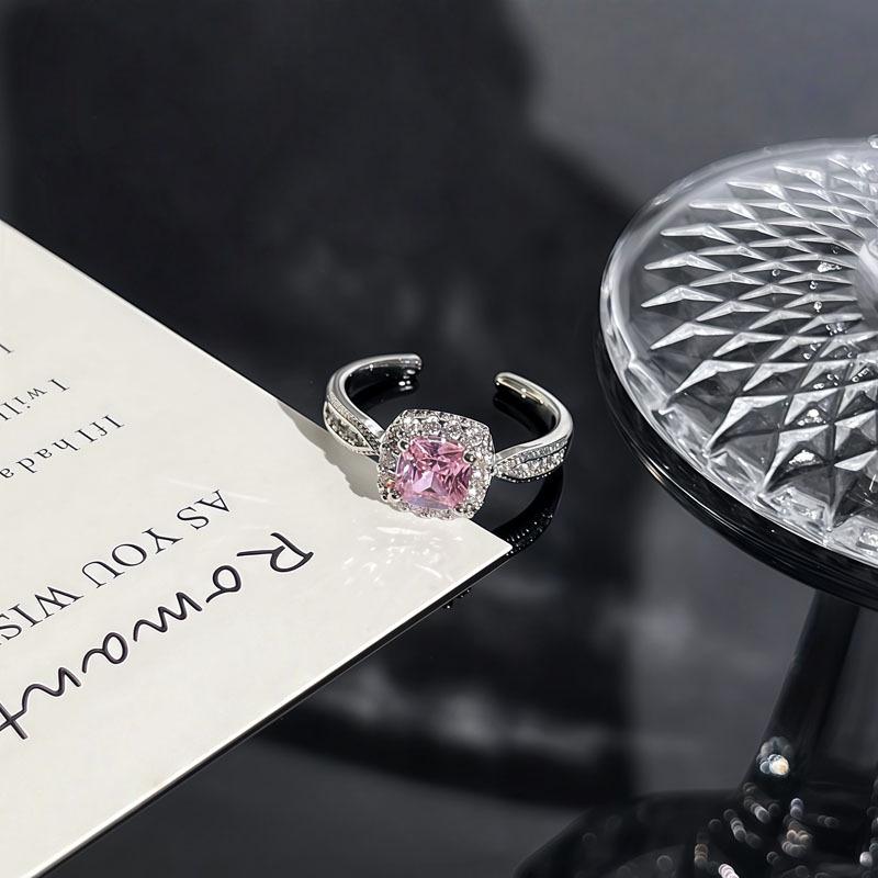 Square Sugar Ring: Women's Luxurious Gemstone Stackable Ring – Geometric Design Cool Style Accessory