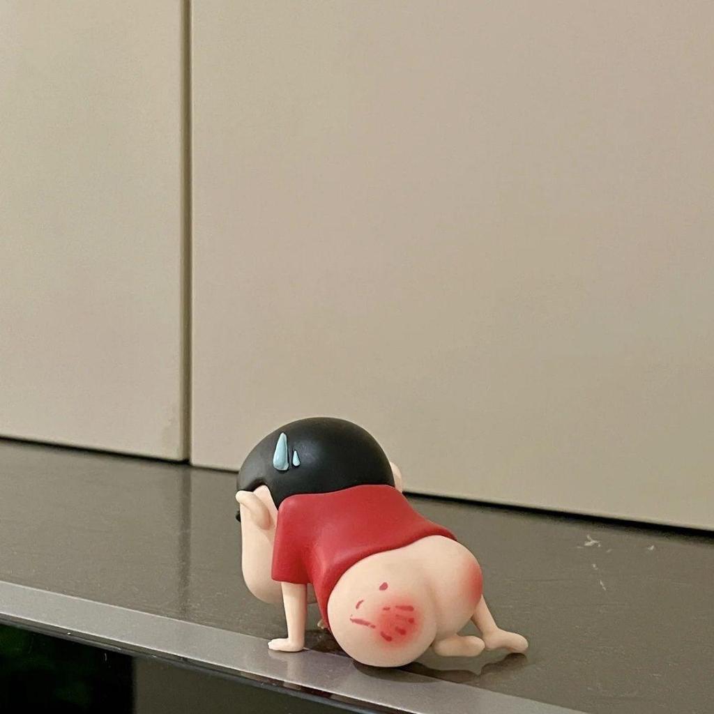 Niedliche Shin-chan & Misae Desktop-Dekoration - Crayon Shin-chan Figur für Auto oder Schreibtisch