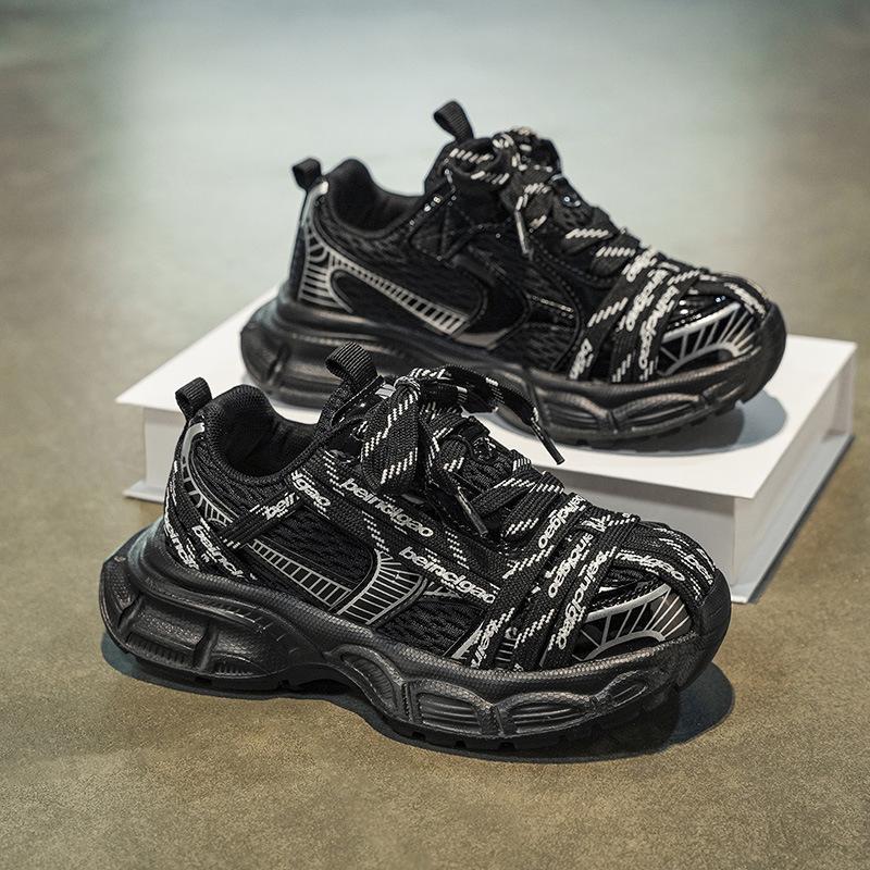 Hong Kong style children's strap dad shoes 2025 spring and autumn new design sense boys Korean version of student sports running shoes