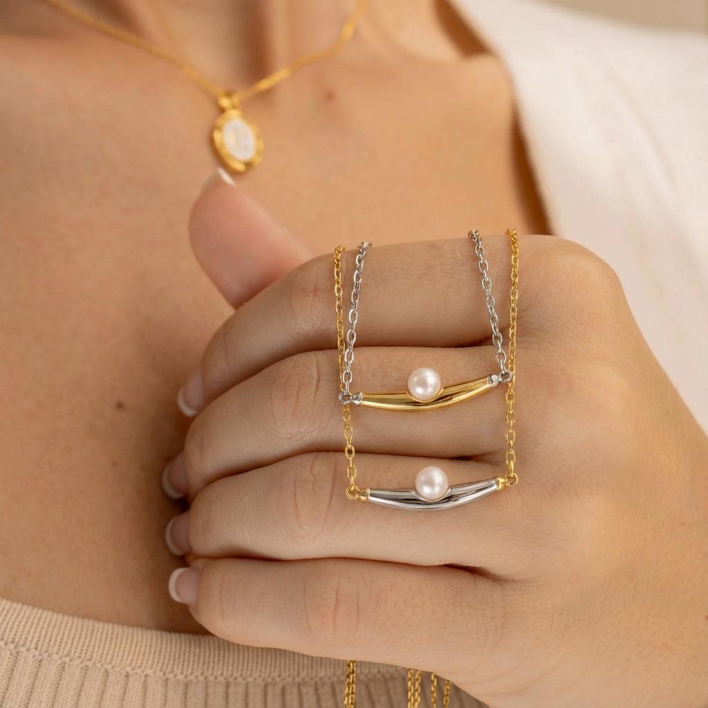 Simple Gold And Silver Splicing Color Pearl Boat Pendant Gold Necklace Furnace Vacuum Plating