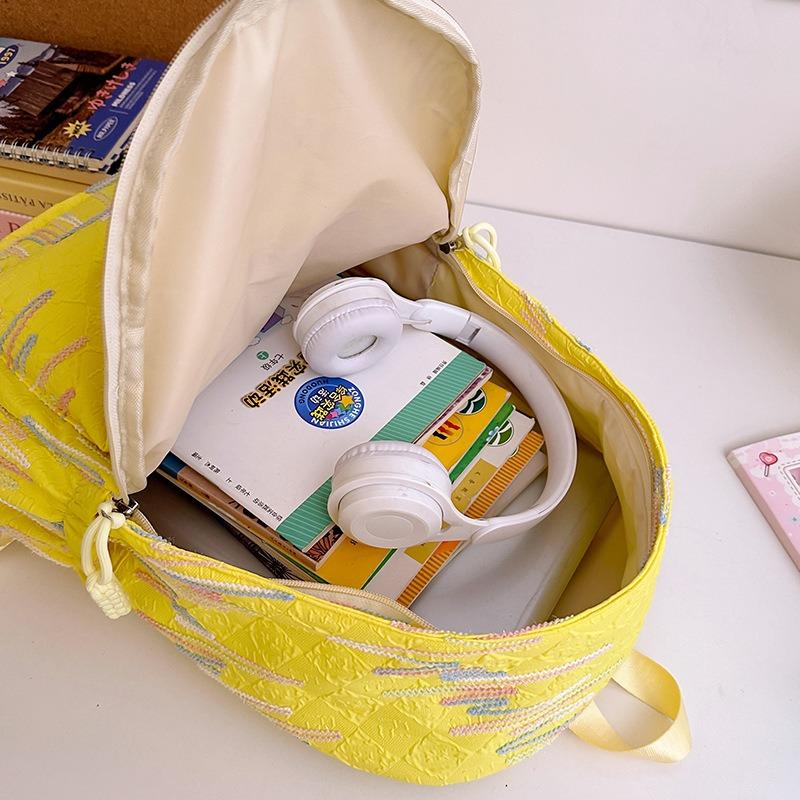 Cute schoolbag junior high school girls high value niche style college students design sense travel shoulders