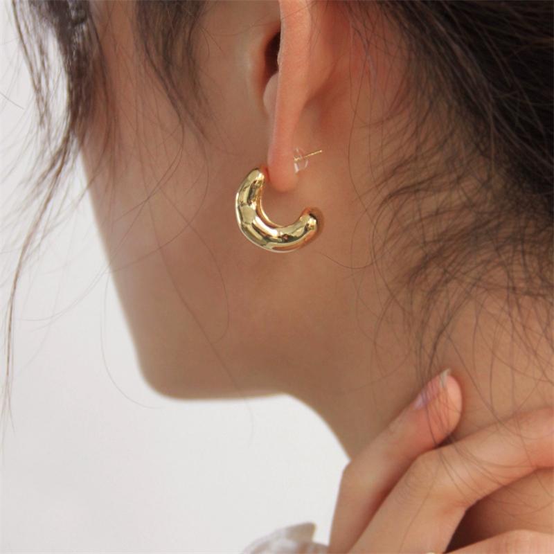 New Irregular C-shaped Women's Small Stud Earrings Gold Metal Unusual Earrings Arc Wave Uneven Party Ear Accessories