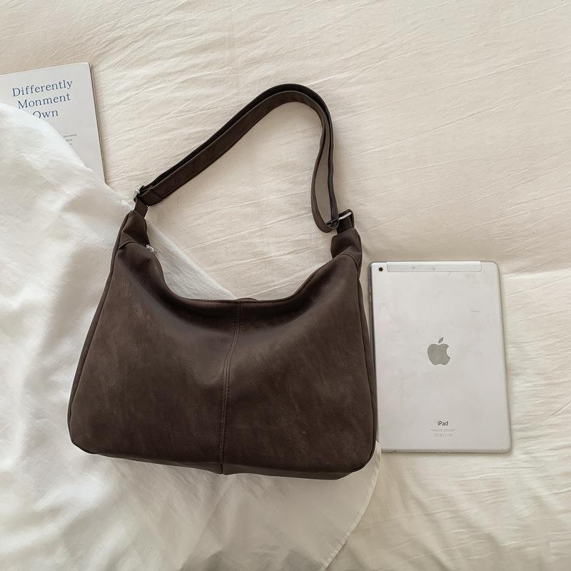

Retro simple fashion tote bag with texture trend new bag winter personality women s shoulder messenger bag