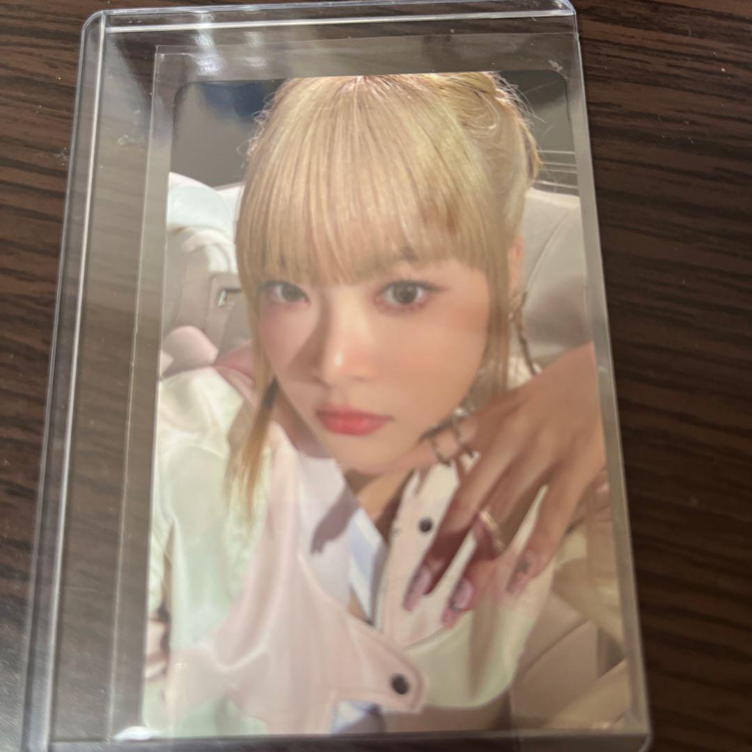 

[USED] LE SSERAFIM Unche