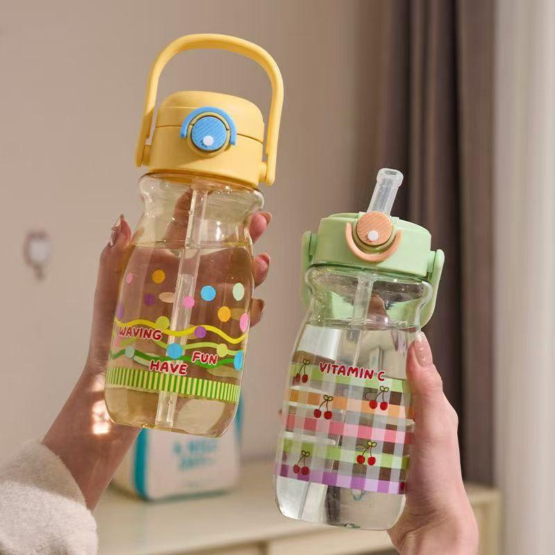 Water bottle: Children's water cup, high-appearance, super cute straw cup, boys' and girls' cup, cute cartoon handheld water bottle