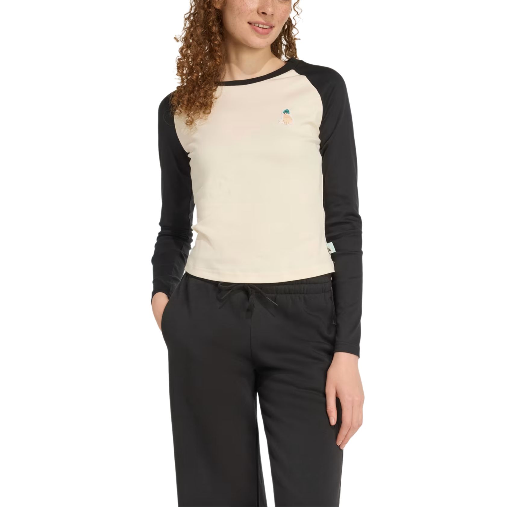 

Новая женская футболка Adidas с рукавом реглан JV8407 M