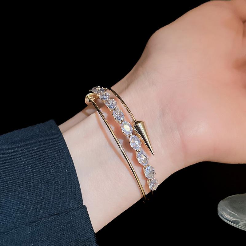 Vícevrstvé otevřené náramky s zirkony pro ženy Evropský a americký temperament lehkého luxusu Nový náramek Velkoobchod Dámský zirkon