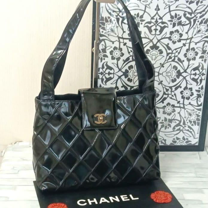 Chanel Matelasse Quilted Shoulder Bag Tote Bag Patent Leather, Black, CC Logo, Silver-tone Hardware