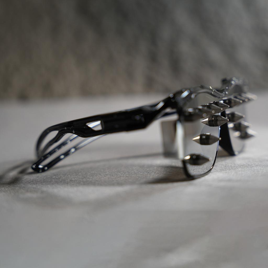 Unisex Studded Rivet Sunglasses Punk Rock Fashion Eyewear