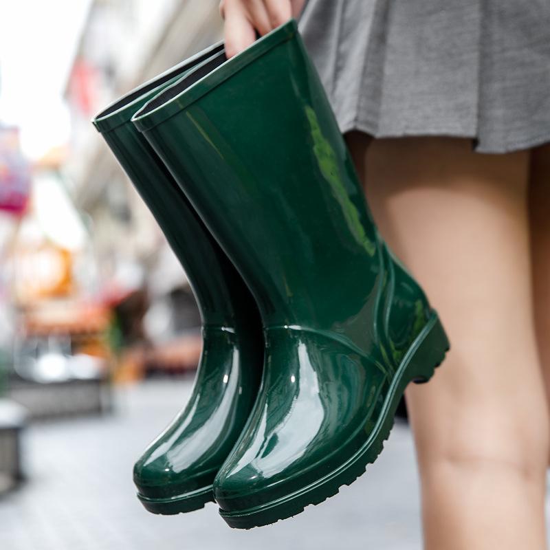 Medium tube four-season rain shoes women's warm special plastic shoes medium top non-slip water boots kitchen velvet rain boots work rubber shoes