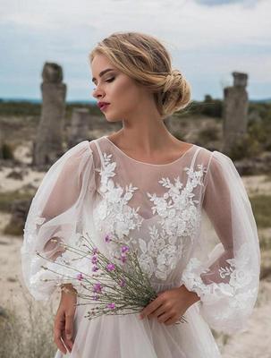2020 New Arrival: Round Neck Puff Sleeve Mesh Embroidered Wedding Dress