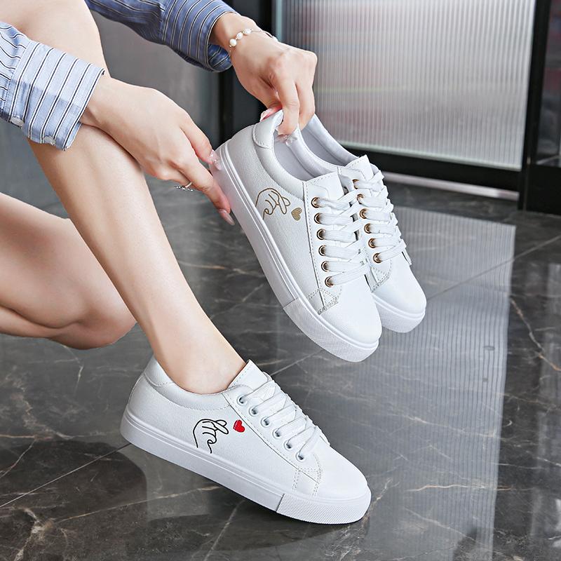 Fashion White Breathable Women Running Shoes New Spring Autumn Embroidered Flower Lace-Up Casual Sneakers Zapatos De Mujer