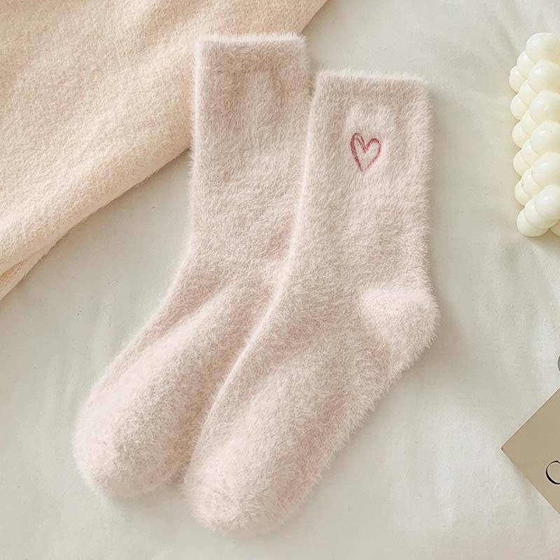 Women's Heart-Embroidered Socks Soft Socks Mid-Calf Socks for Autumn and Winter