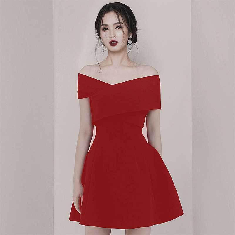 2020 Summer Hepburn-Style Off-Shoulder Black Dress: Chic, Slim-Fit, Waist-Hugging Evening Wear