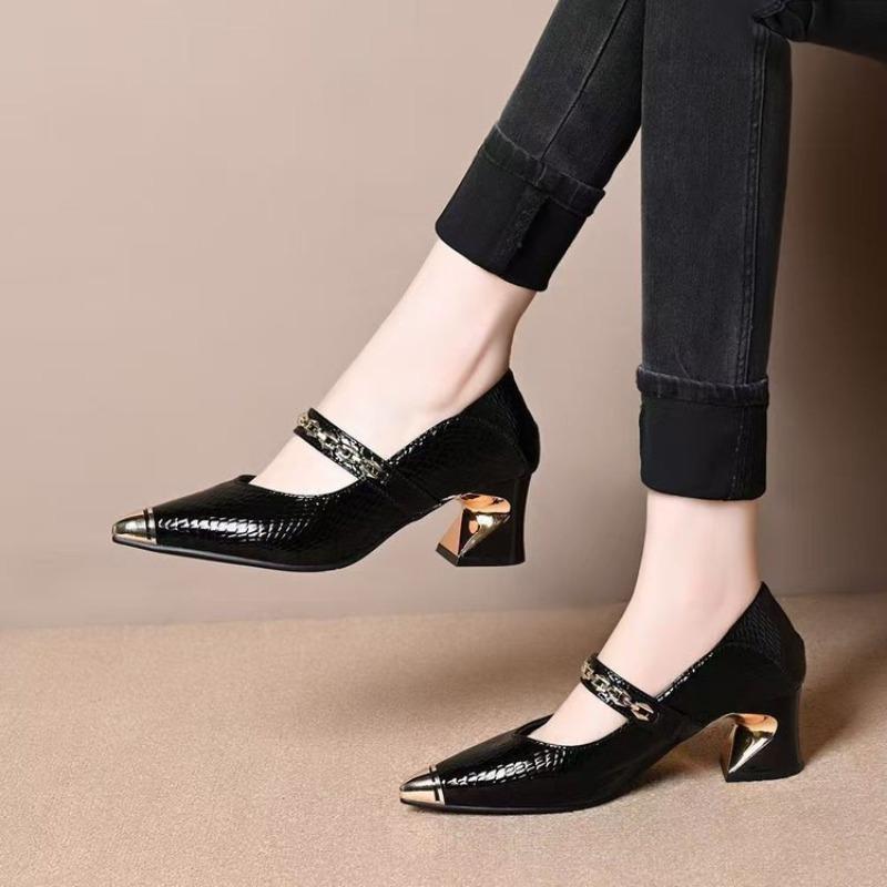 

Coarse heel commuter evening shoes autumn fashion temperament pointed chain red single shoes women s shoes 40 чорний