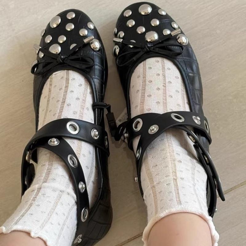 Fashion Women Shoes Ballet Flats Metal Rivets Holes Hollow Mary Jane Designers Vintage Brand Daily Sneaker Casual Walking Loafers