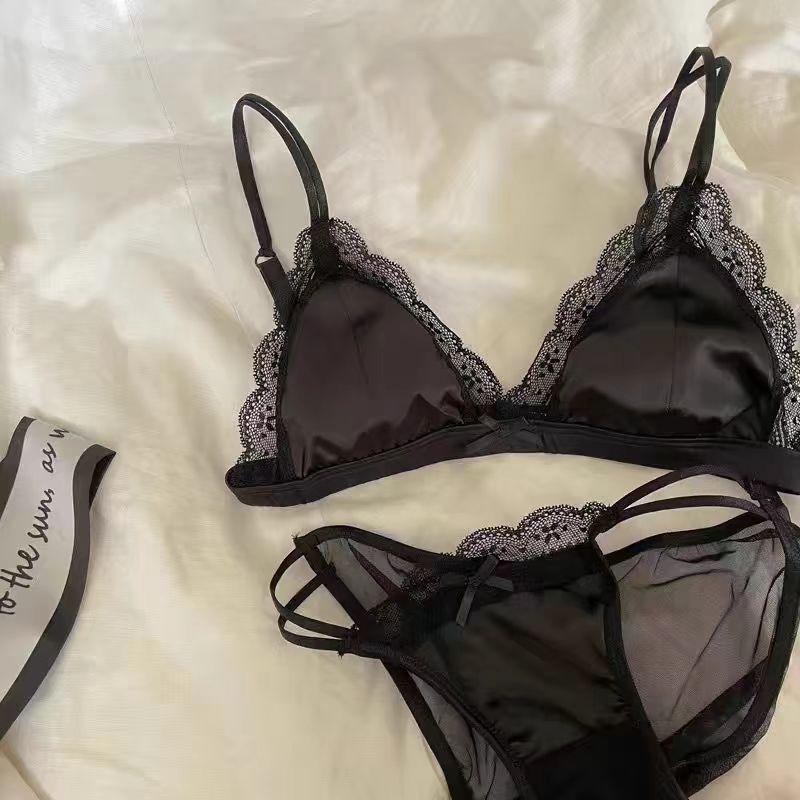 French women's small breasts and thin sexy lace without steel rim triangle cup showing small upper support bra set summer