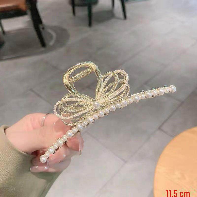 Shark Clip 2022: Fashionable Butterfly Hair Claw, Elegant Large Floral Design for Ponytail and Back of Head Styling