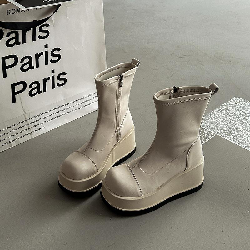 British style leather boots thick-soled round-toed Martin boots women's autumn fashion simple temperament Korean version of Internet celebrity short