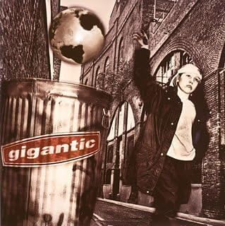 

CD GIGANTIC - Awakening SRCS8071 Japan Rock Used