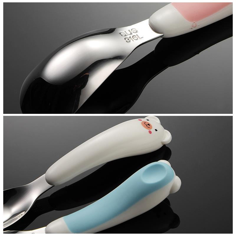 Portable Spoon for Feeding Small Bears To Children and Infants