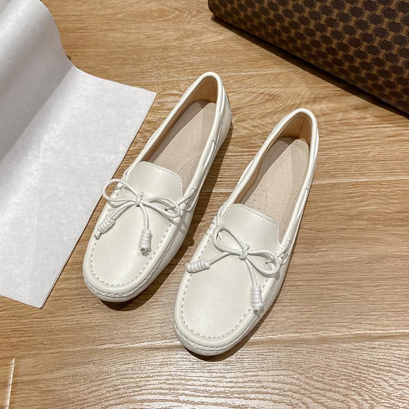 Hong Kong leather flat loafers British style small leather shoes women's 2025 spring new lazy metal buckle Doudou single shoes