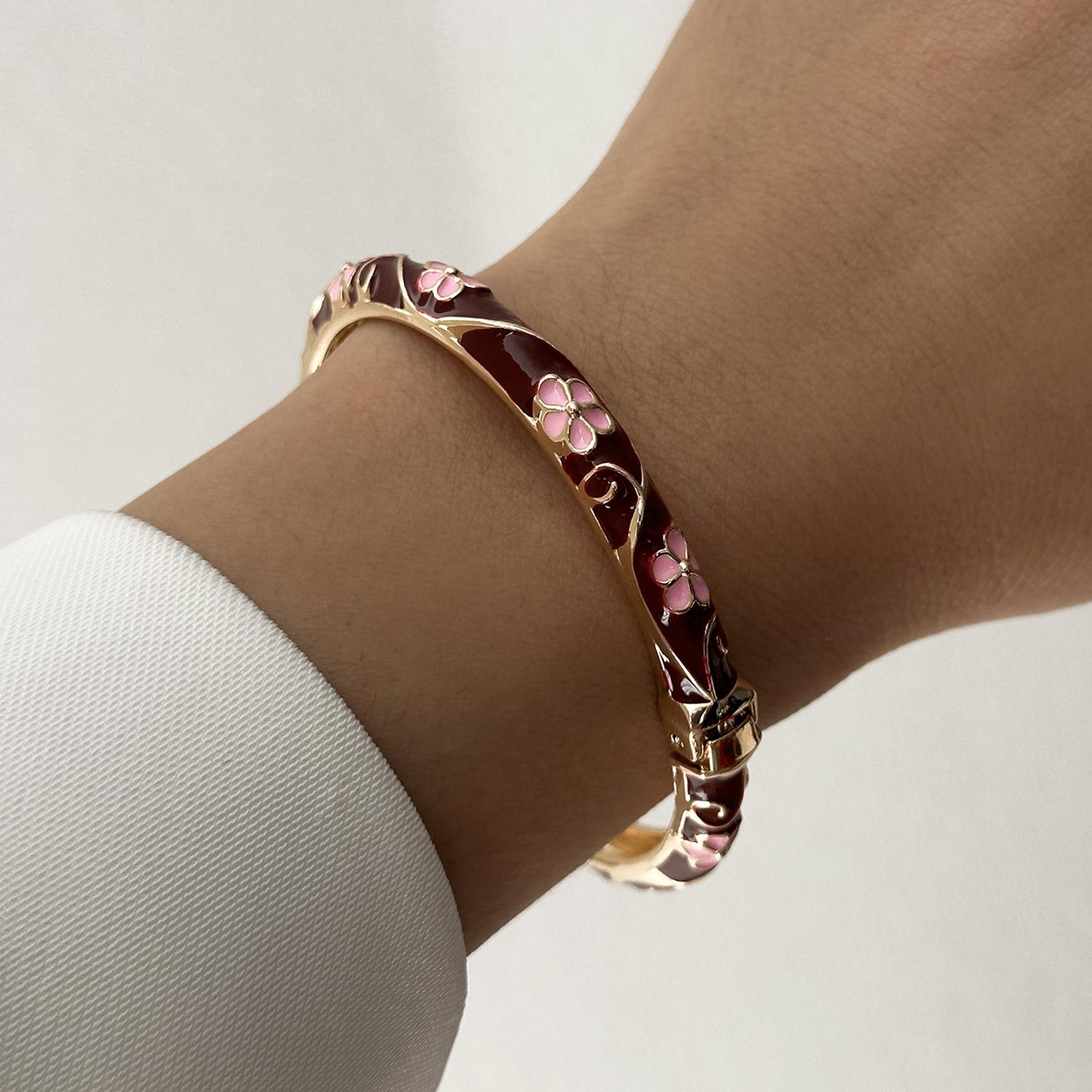 

Classic Flower Thin Bangle for Women Cottagecore Enamel Floral Spring Bracelet Fashion Old Money Jewelry Gift