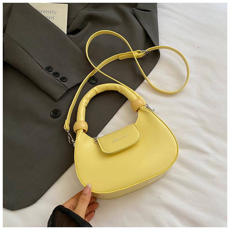 2025 New Fashion Crescent Moon Bag Women's Personality Simple Going Out Messenger Bag New Niche Portable Commuter Shoulder Bag