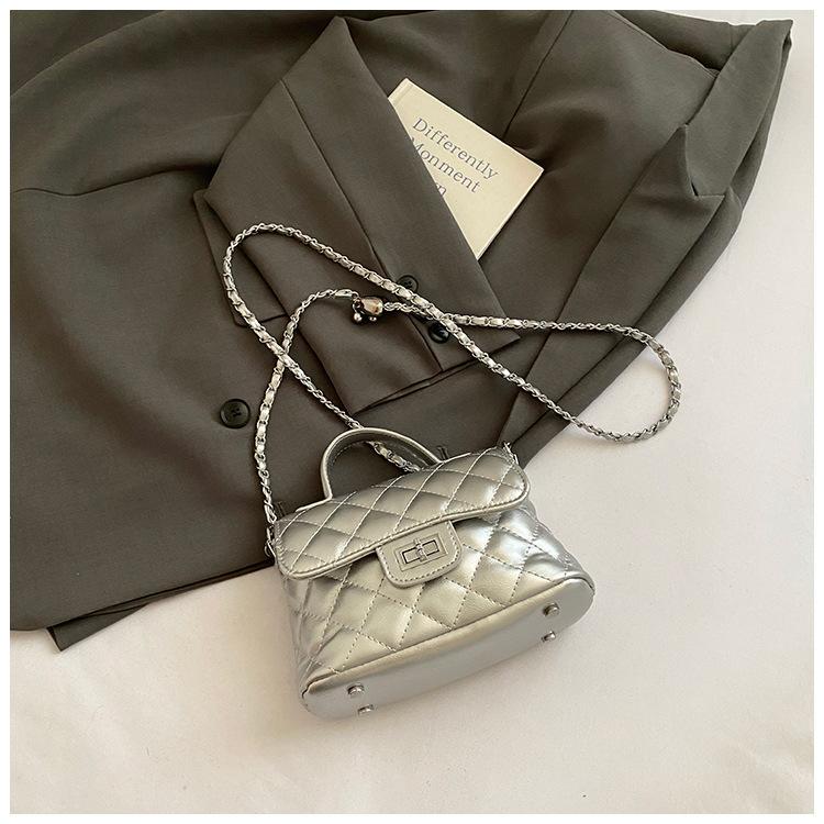 

French niche rhombus chain bag women s 2025 new spring and summer fashion portable small square bag commuter shoulder messenger bag