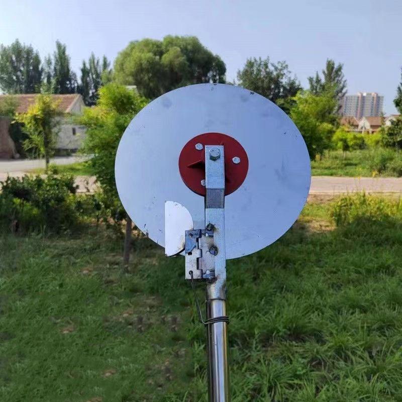 Stainless Steel Hand-Push Garlic & Onion Mulching Machine with Automatic Soil Covering