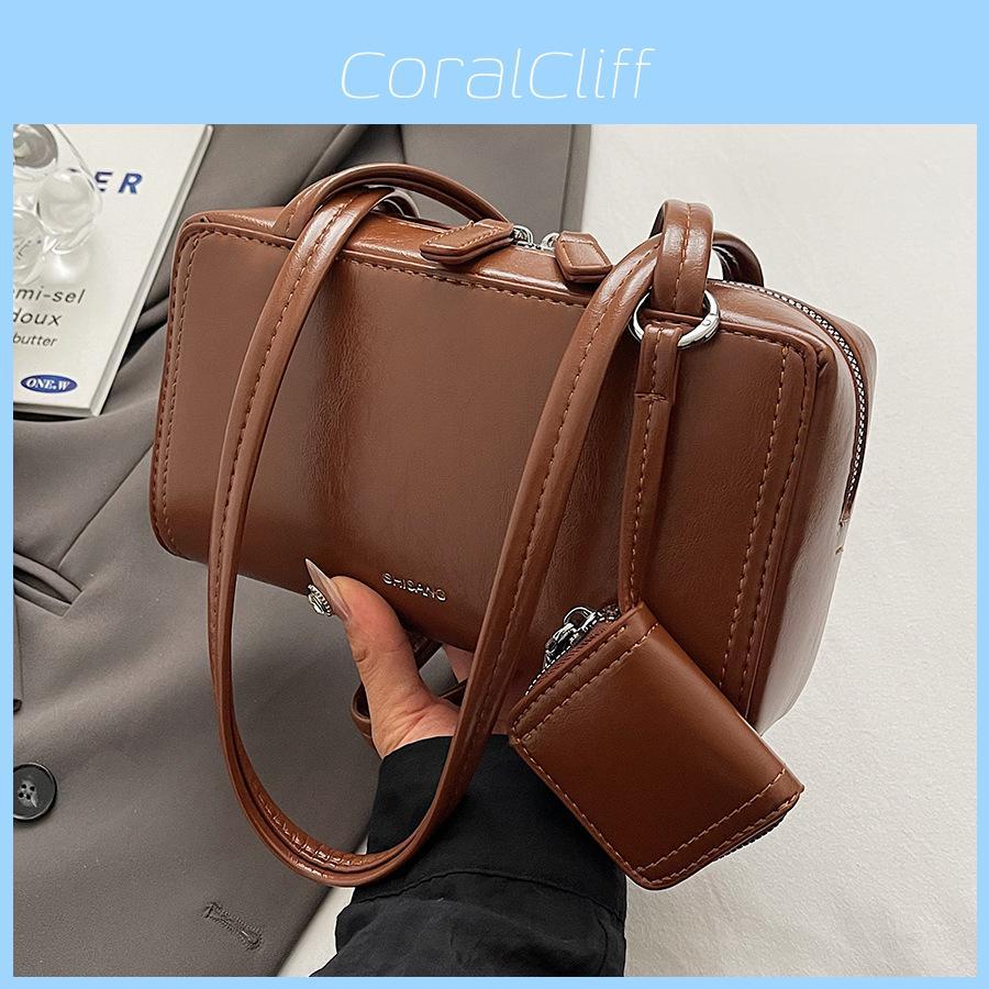 Style Minimalist Pu Small Shoulder Bag With Zipper Closure And Inner Pocket For Casual Outings