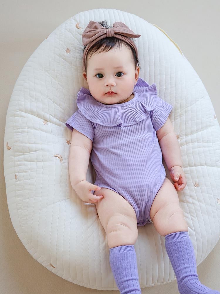 2025 A-typ Enfärgad Ribbad Baby Krypande Romper - Ins Stil