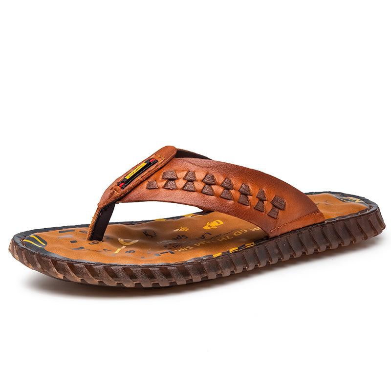 2025 high-end comfortable men's summer wear a pedal on the first layer of cowhide men's flip-flops European station slippers men's trend