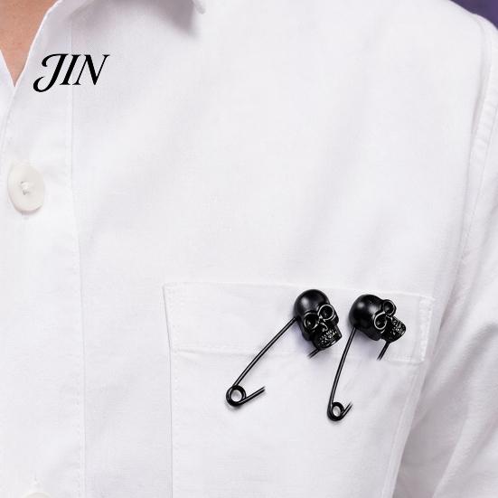 Black Skull Pin Brooch, Safety Brooch with Lock Design, 3D Carving Halloween Punk Accessory for Jackets Lapels Backpacks Gift Three-dimensional