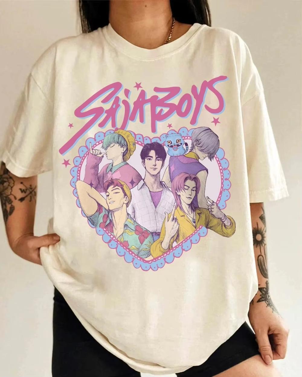 

Retro SajaBoys Kpop Demon Hunters Female T-Shirt Kpop Boy Band Shirt Gift for Fans Graphic Short Sleeve Shirt Men Women Summer S