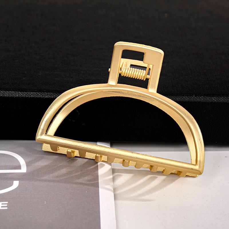 Punk Mattgold Metall Haarspangen Damen Kopfschmuck Mode Geometrisch Schmetterling Herz Krabbenklemme Für Dickes Haar Accessoires