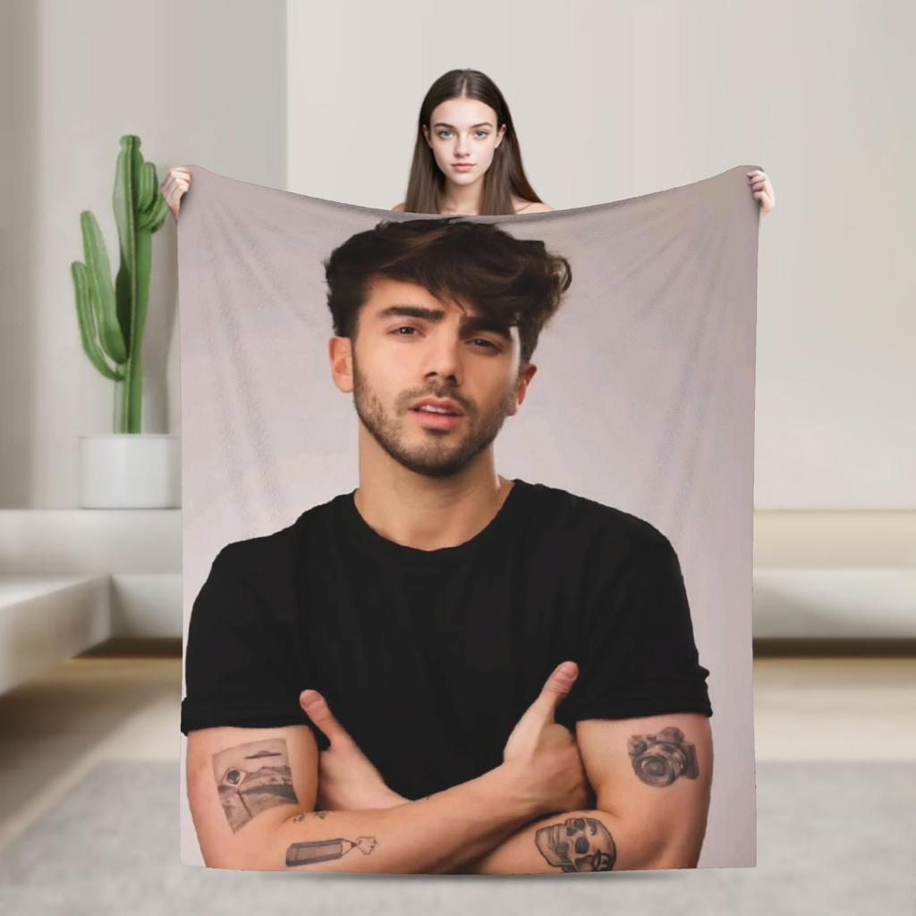 F-Fede V-Vigevani Throw Blanket for Couch  Fuzzy Soft Plush Blanket 50x60 Inches Multi-size Bedspreads for All Seasons
